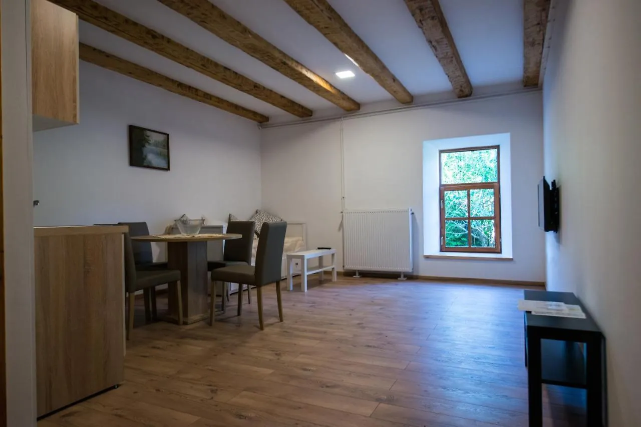 Vila Viktorija 3*, Brod na Kupi