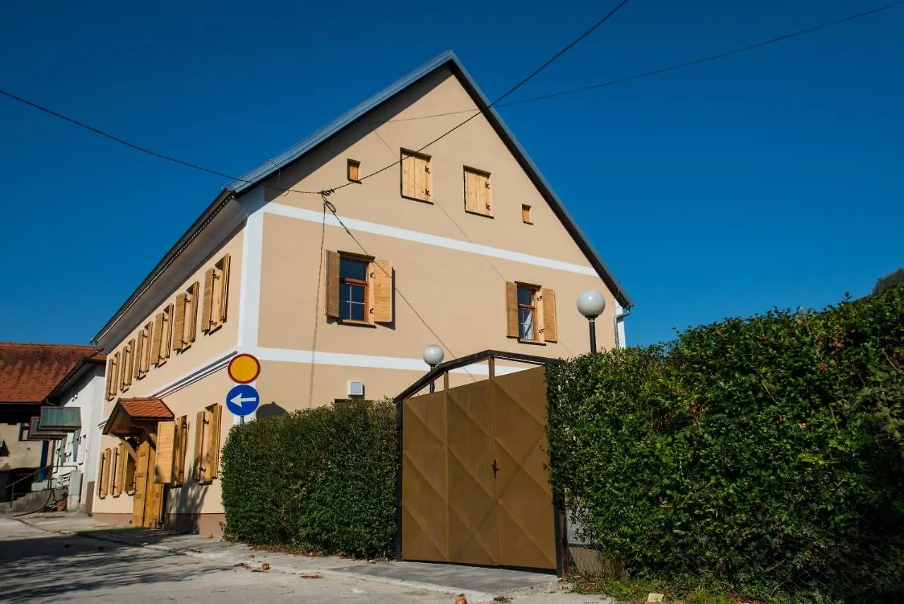 Vila Viktorija Brod na Kupi Croatia